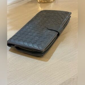 Authentic Bottega Veneta Gray and Tan  Wallet (unisex ) 6.75"x4.25"